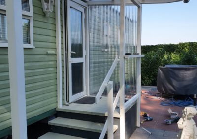 Überdachung an einem Mobilheim